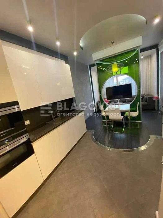 Голден Парк 3 кімнатна Зручний поверх