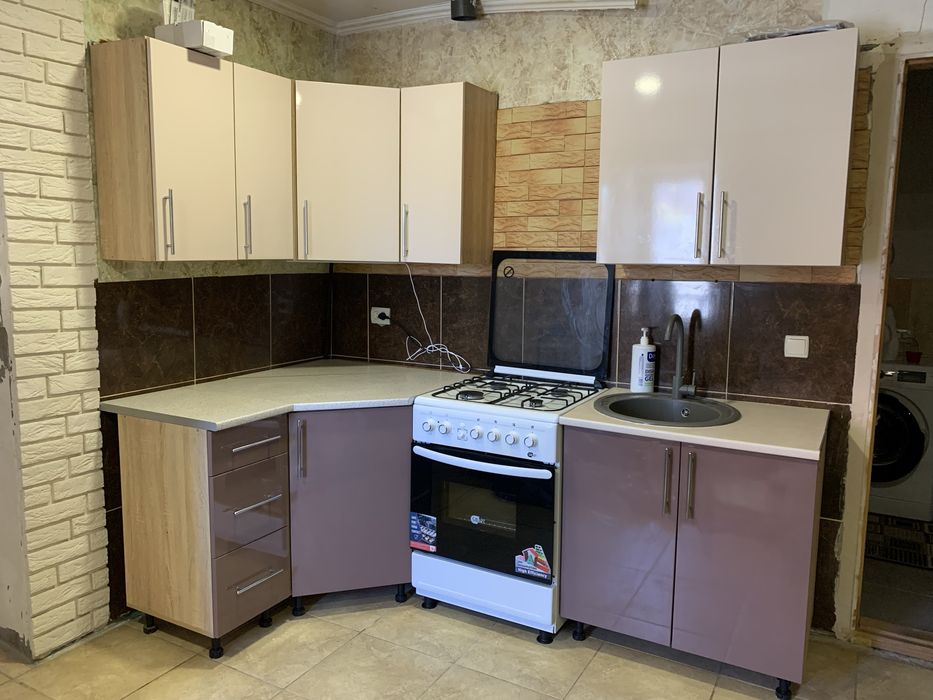 Продам кухню кутову