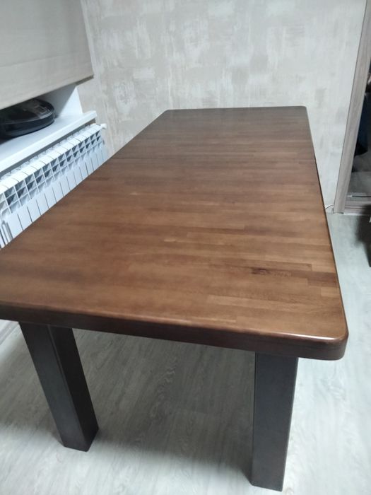 Продам обеденный стол