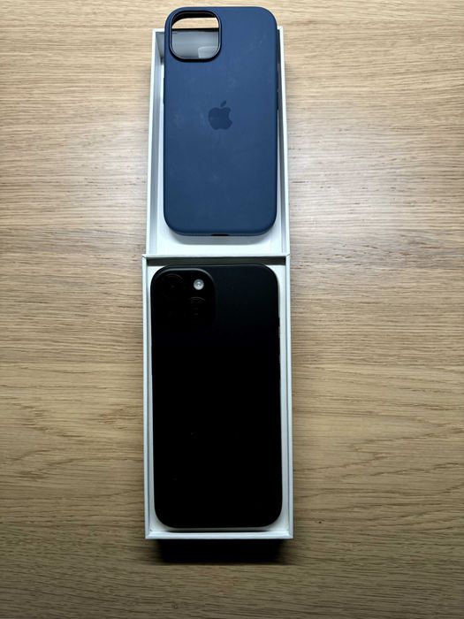iPhone 15 (128GB) c/ factura, capa Azul da Apple, apenas 2 dias de uso