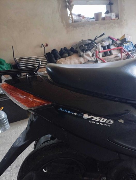 Продам скутер Suzuki Adres v50