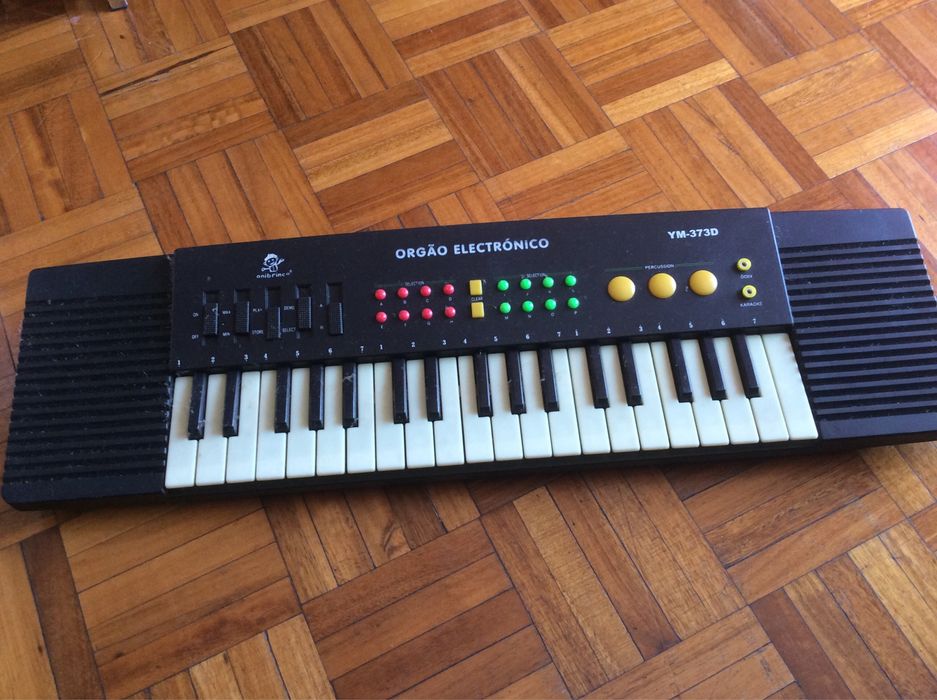 Vendo orgão musical em bom estado