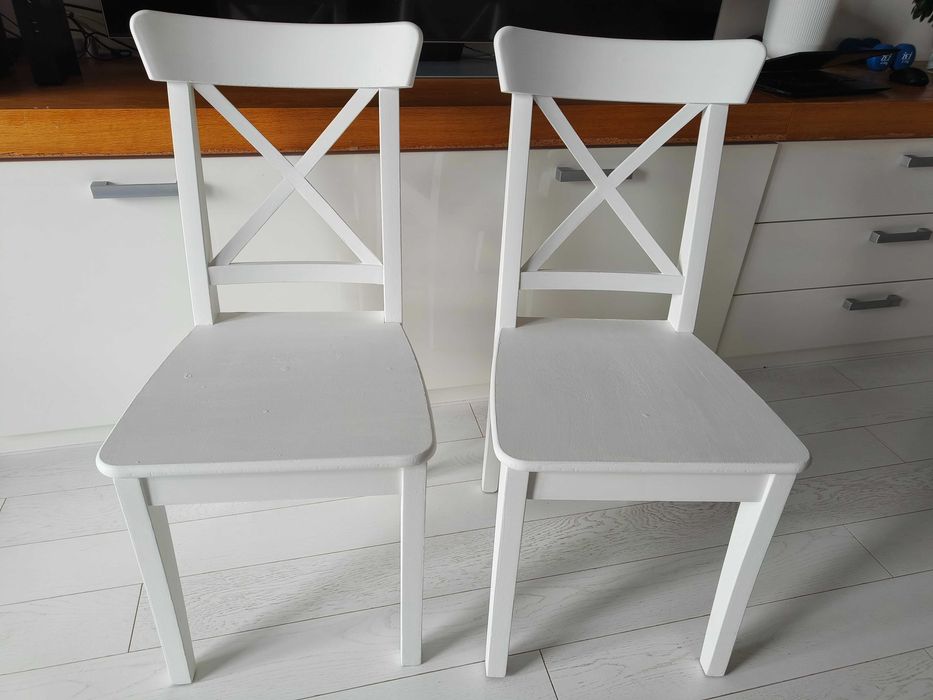 2 białe krzesła IKEA INGOLF w dobrym stanie – świeżo malowane