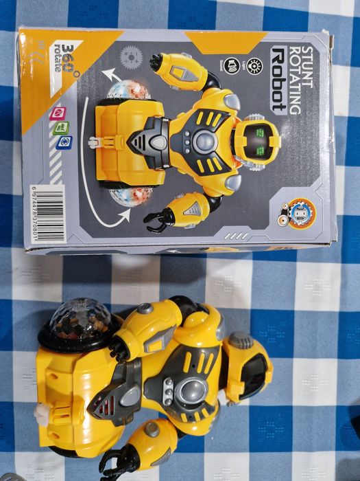 Robô elétrico,  360° . Novo