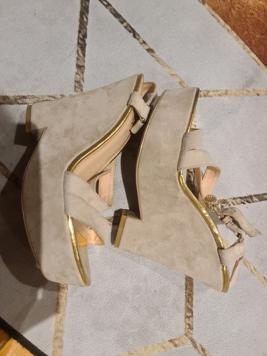 Buty koturny Liu Jo r. 37 Kolekcja 2023