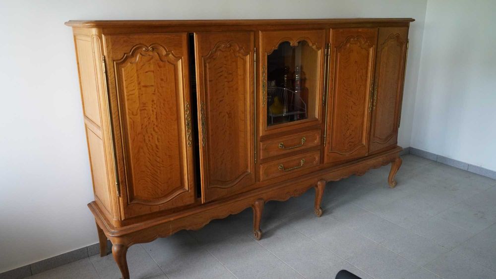 Móvel Elegante, Arrumação / Exposição