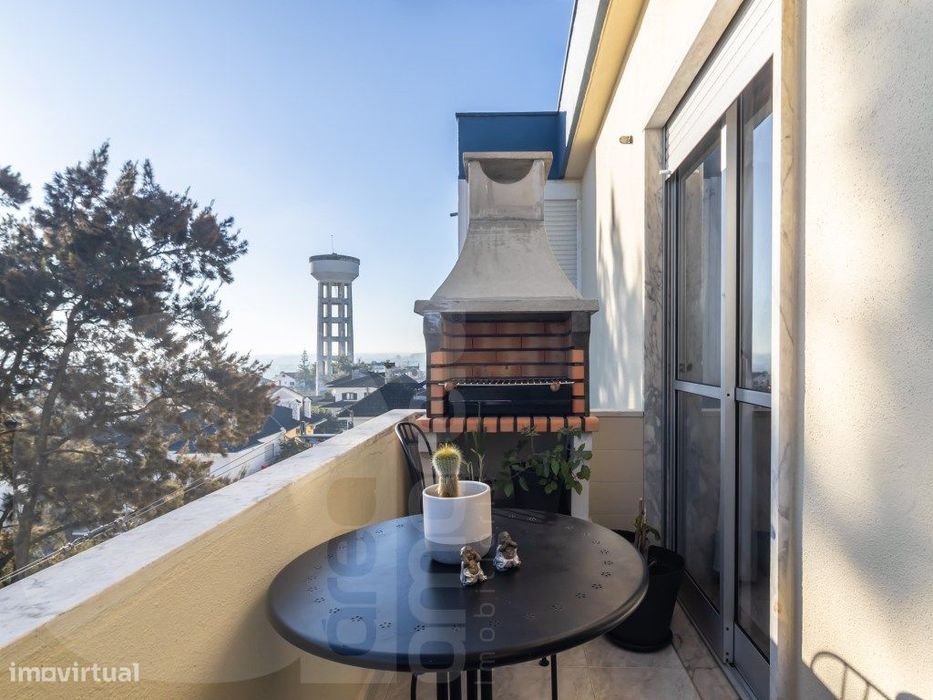 Apartamento T3 em Corroios | 105 m² | Totalmente Remodelado | Junto... — Corroios, Setúbal