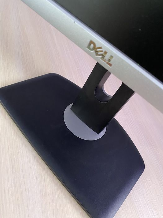 Монітор dell p2213