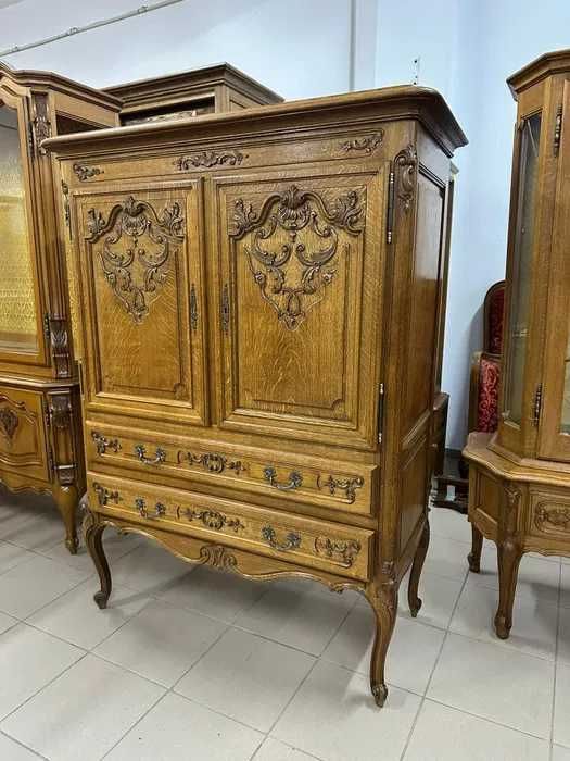 Francuski barek  Ludwik. Transport cały kraj.