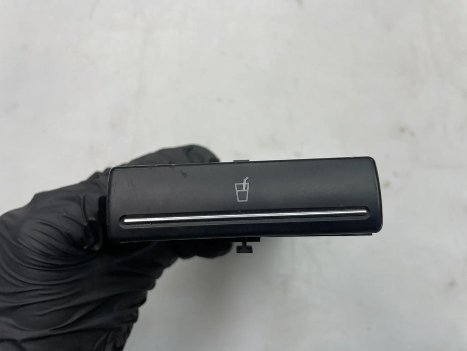 Uchwyt na kubek napój Audi A3 8P 8P0862534C 8P0862534