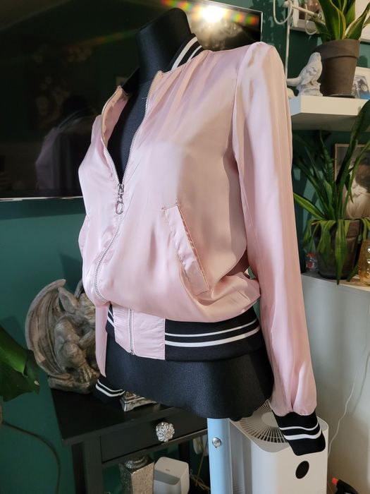 Kurtka bomberka XS/S Suzy Shier różowa