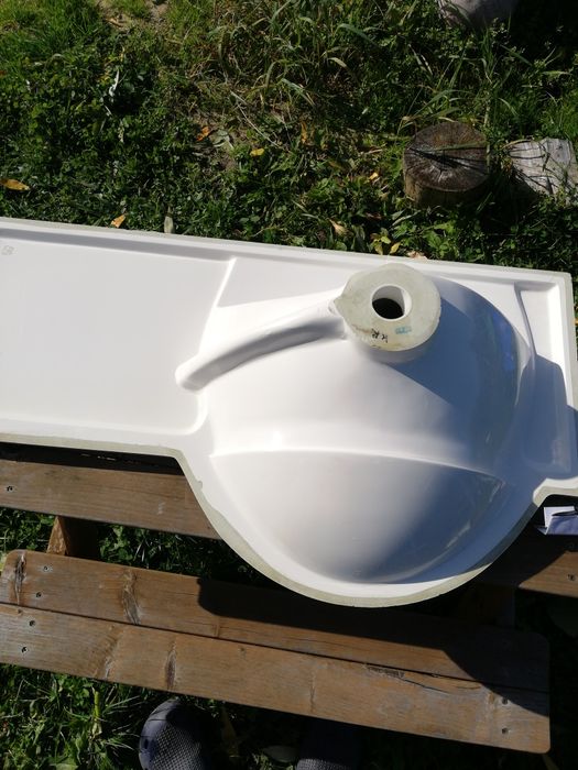 Umywalka z blatem porcelanowa