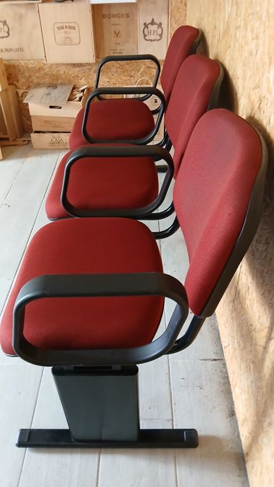 Cadeiras auditório/ reunião /sala de espera/ convivio, de 3 e 4 lugare