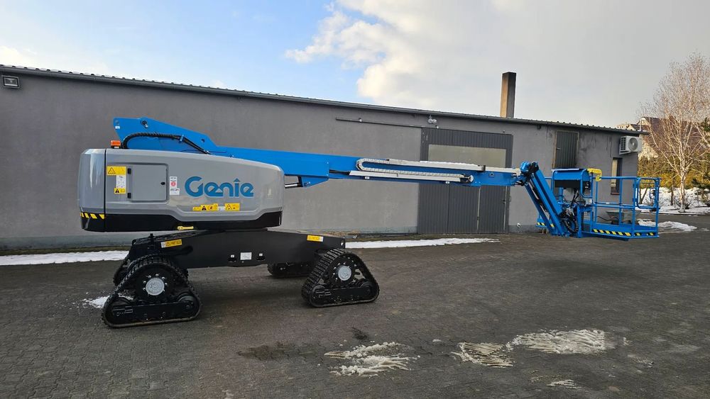 Genie S-45 TraX