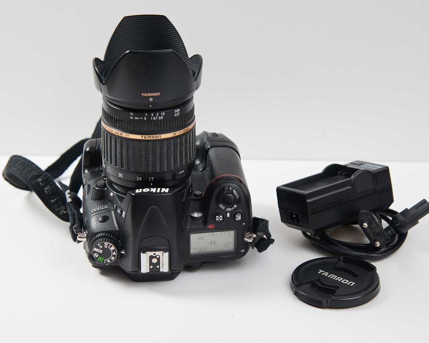 Nikon d700 com grip e objectiva