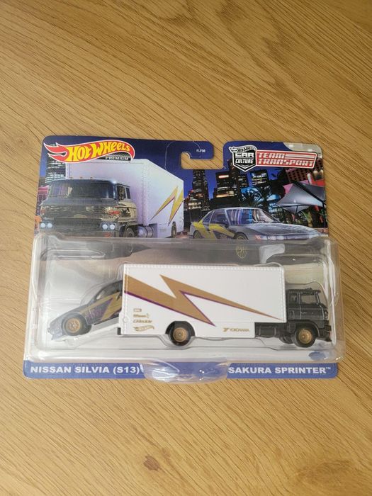 Hot Wheels Premium Nissan Silvia S13 + Sakura Sprinter