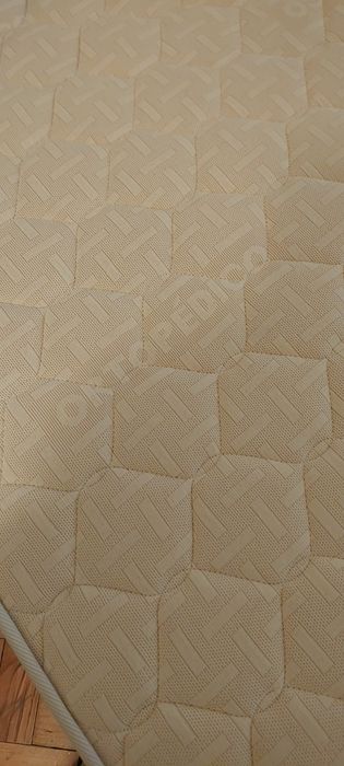 Cama casal com colchão