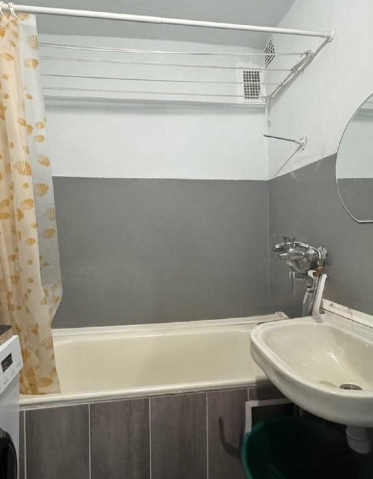 Продається двокімнатна квартира в самому центрі Гнівані