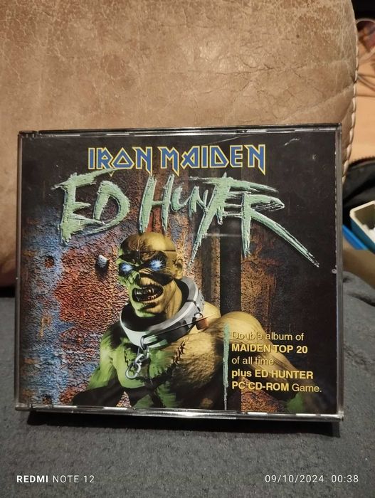 CD duplo + jogo Ed Hunter - Iron Maiden
