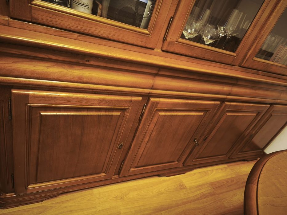 Conjunto de móveis de sala de jantar -  modelo Luís Filipe