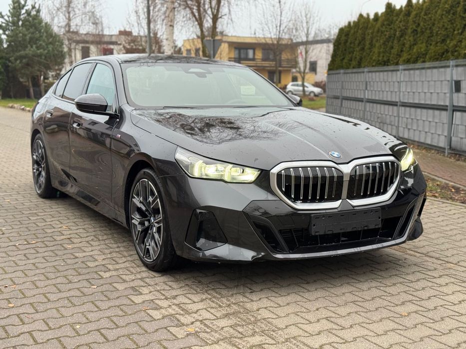 BMW Seria 5 M-sport_Kamery_360_Webasto_Panorama_Hud_Wentyle_2025