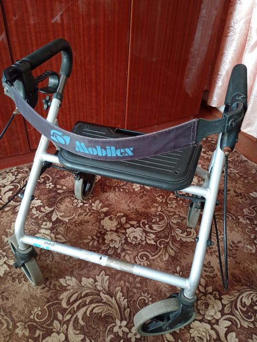 Продам ходунки в хорошому стані нові