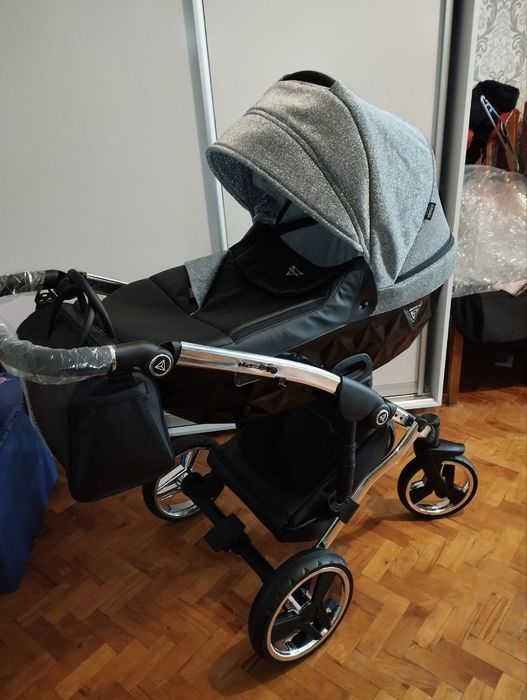 Продам коляску Junama super star