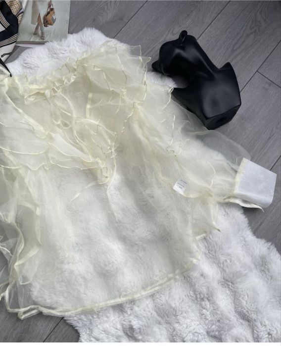 ефектна трендова блуза