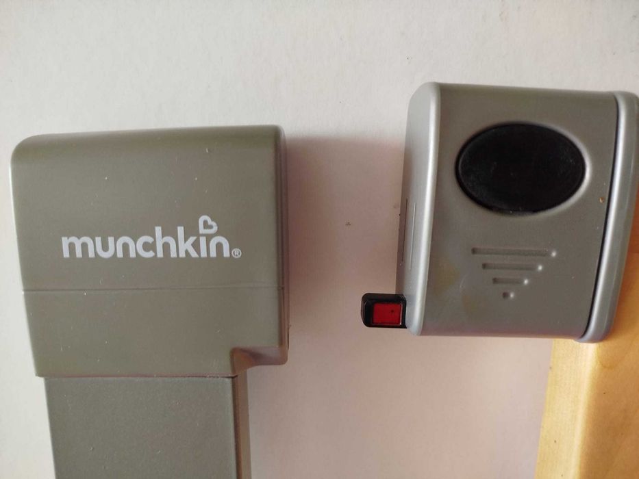 2 Grades de Segurança Munchkin + 2 extensões de 7 cm