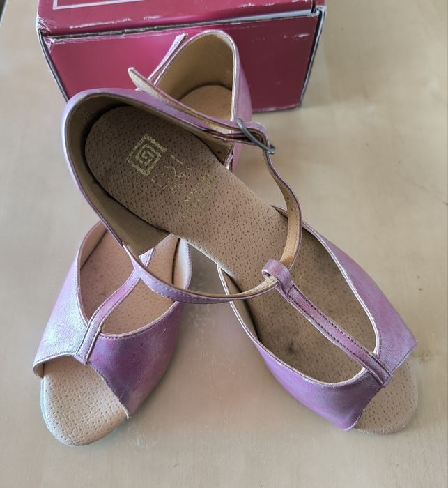 Sapatos de dança NOVOS