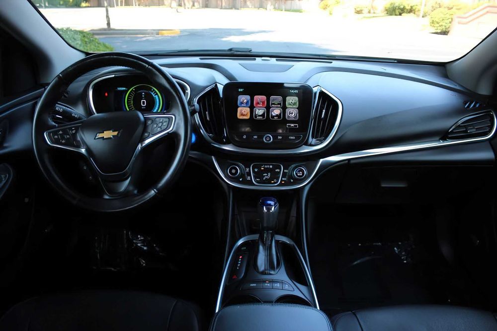 Chevrolet Volt Premier      2017
