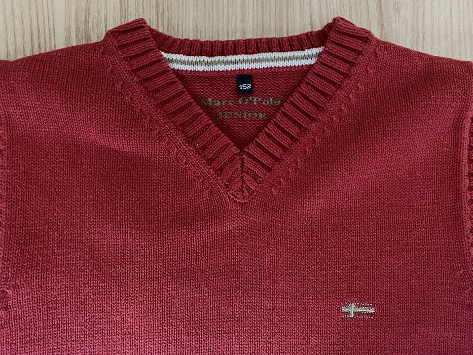 Жилет/ бнзрукавка на 152см