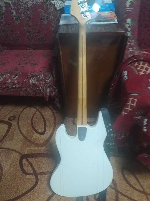 продам гітару fender jazz bass