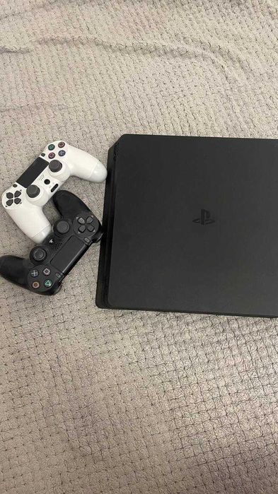 Продам PS4 slim 1 tb