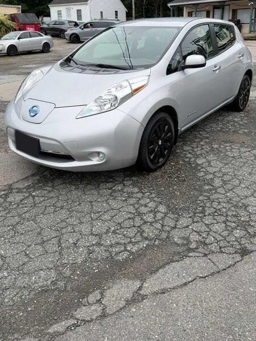 Nissan LEAF S      2017