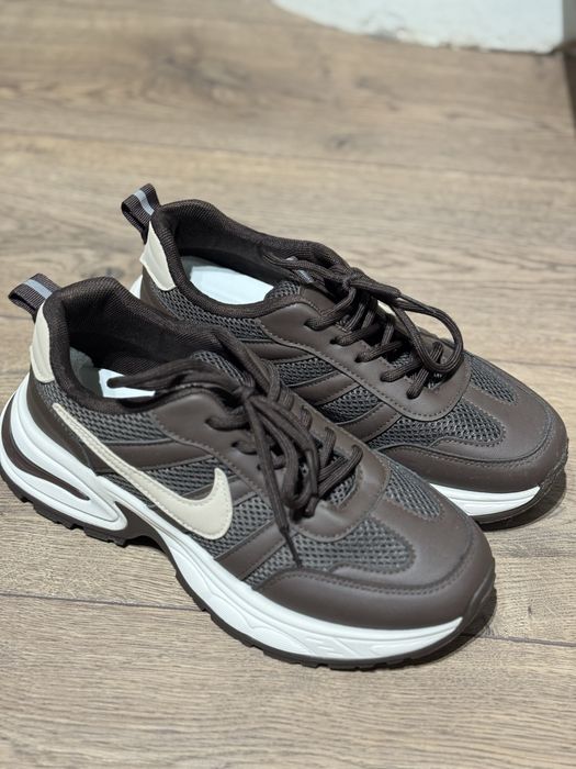 Кроссівки nike коричневі шкіра