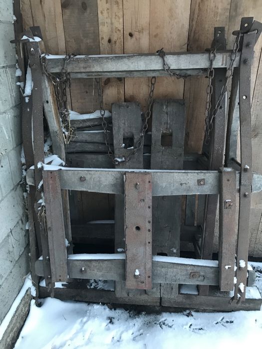 Продам сани кінні дубові.