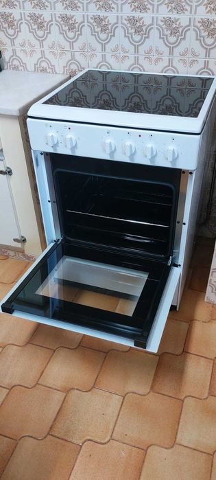 Fogão 60x60cm mesa vitro e forno eléctrico estático
