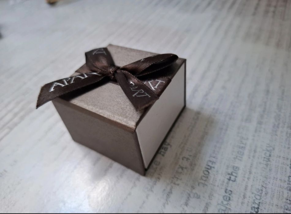 Srebrna przywieszka lub charms Apart