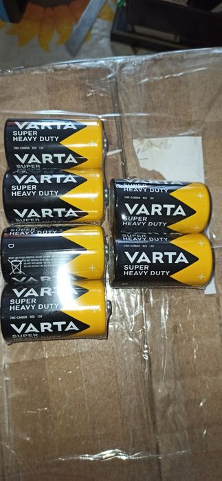 Батарейки шість штук varta R20