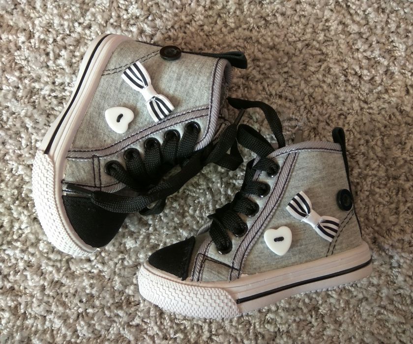 Trampki dziecięce wiązane długie nowe