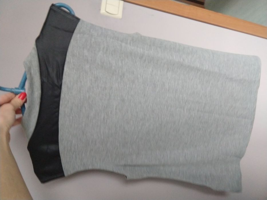 Nowa bluzka szara dekolt