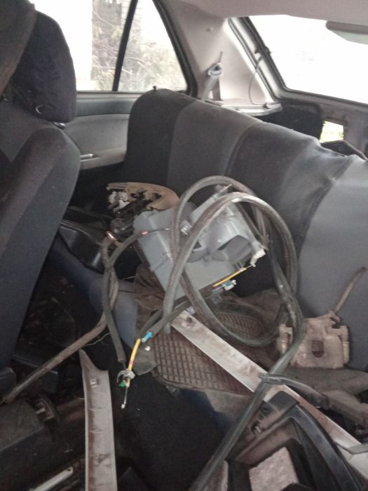 Розбирається Чері Амулет