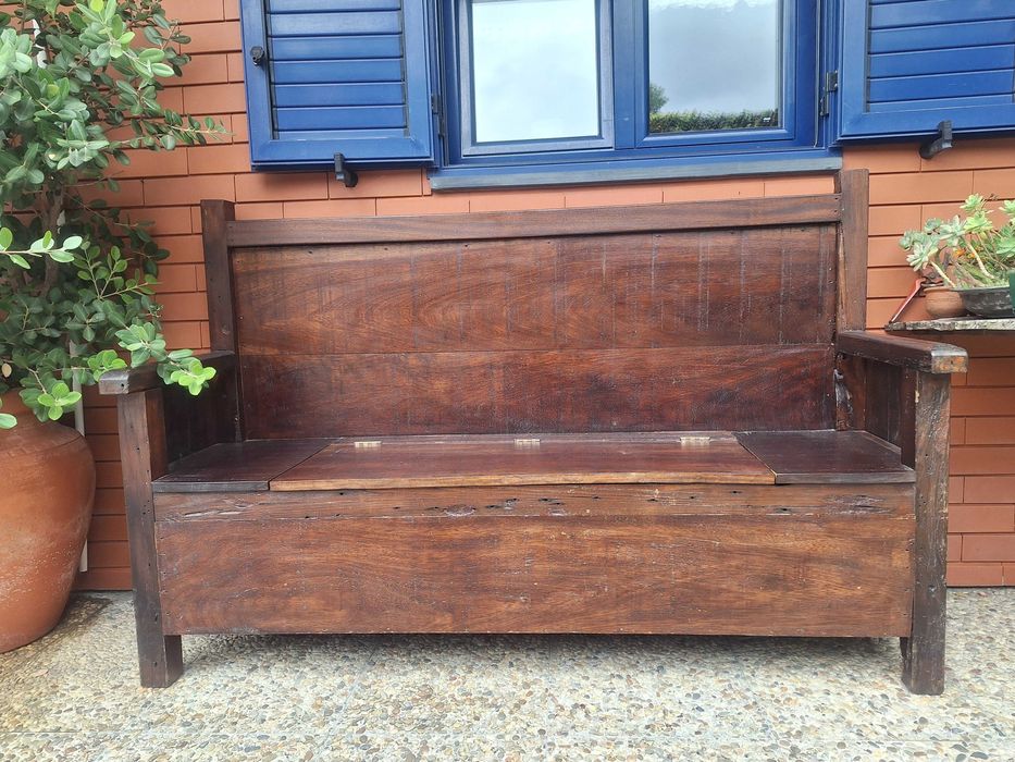 Banco em madeira rustico