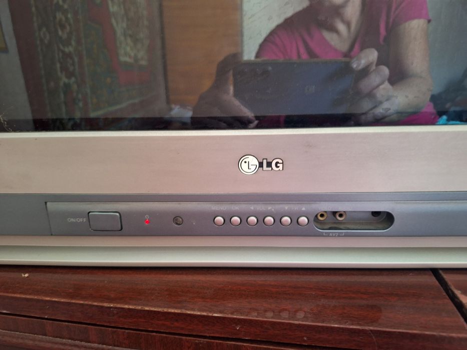 Продам телевізор в хорошому стані