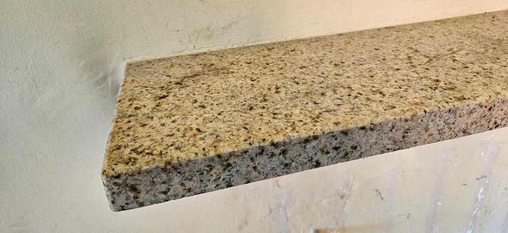 Parapety marmurowe - 3 sztuki (nad grzejniki)