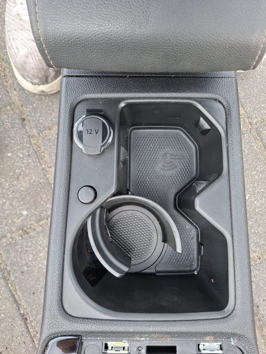 Tunel środkowy podłokietnik VW Golf VIII GTI GTD R-line