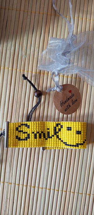 Браслет у з бісеру ручної роботи Smile