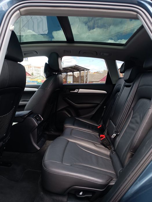 Автомобіль Audi Q5