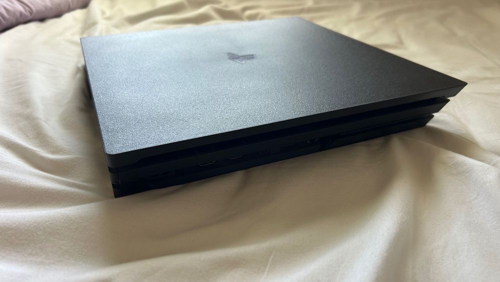 PS4 Pro 1TB com caixa